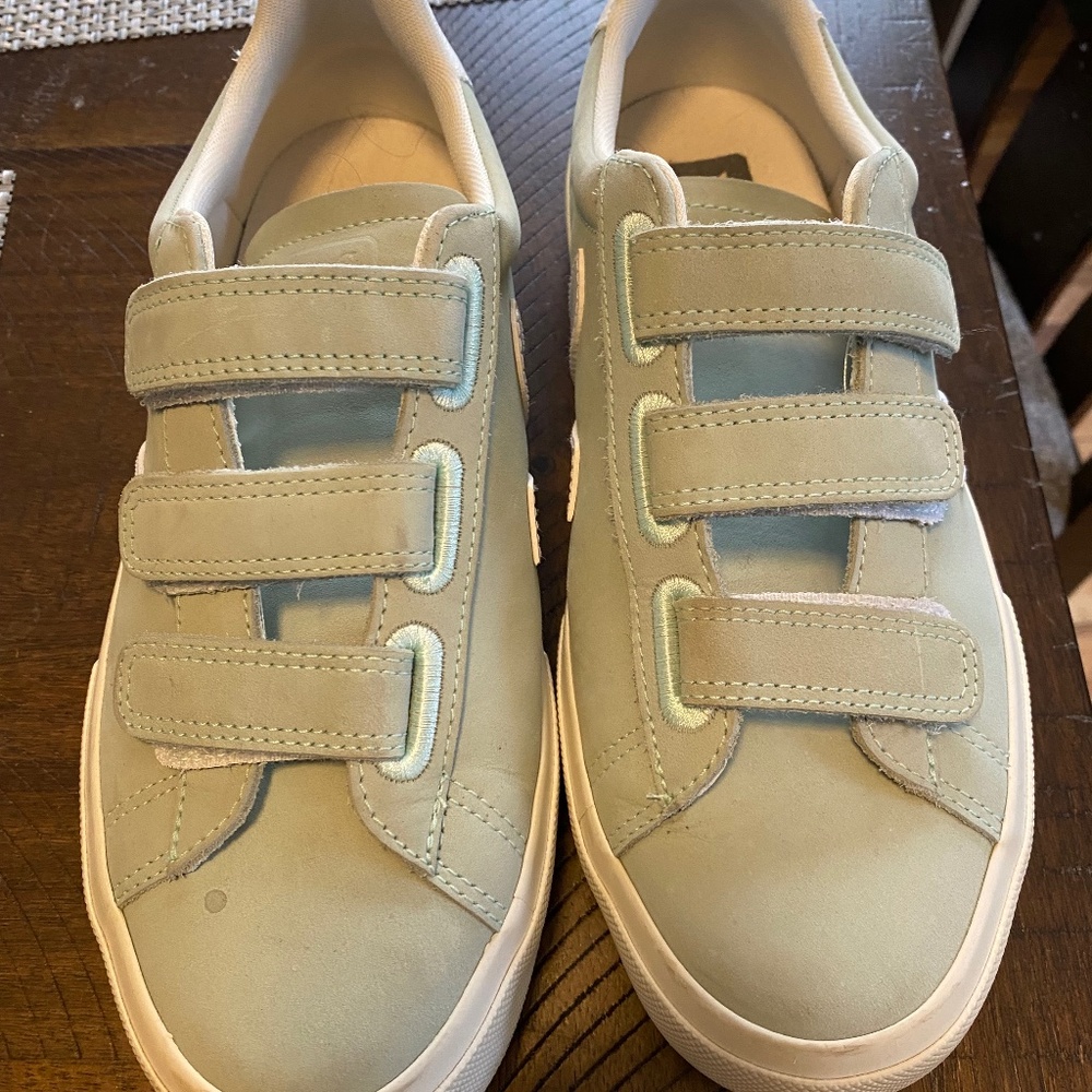 MINT GREEN VEJA SIZE 9 (40)